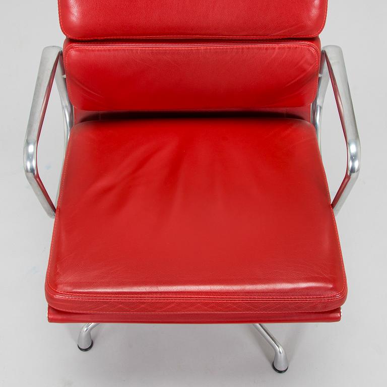 Charles & Ray Eames, työtuoli, 'Soft Pad Chair EA217', Vitra.