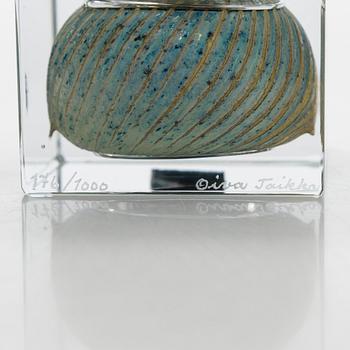 Oiva Toikka, An annual glass cube, signed Oiva Toikka Nuutajärvi 1980 and numbered 176/1000.