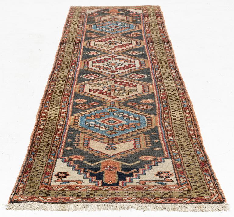 A runner, Iran, ca 300 x 85 cm.