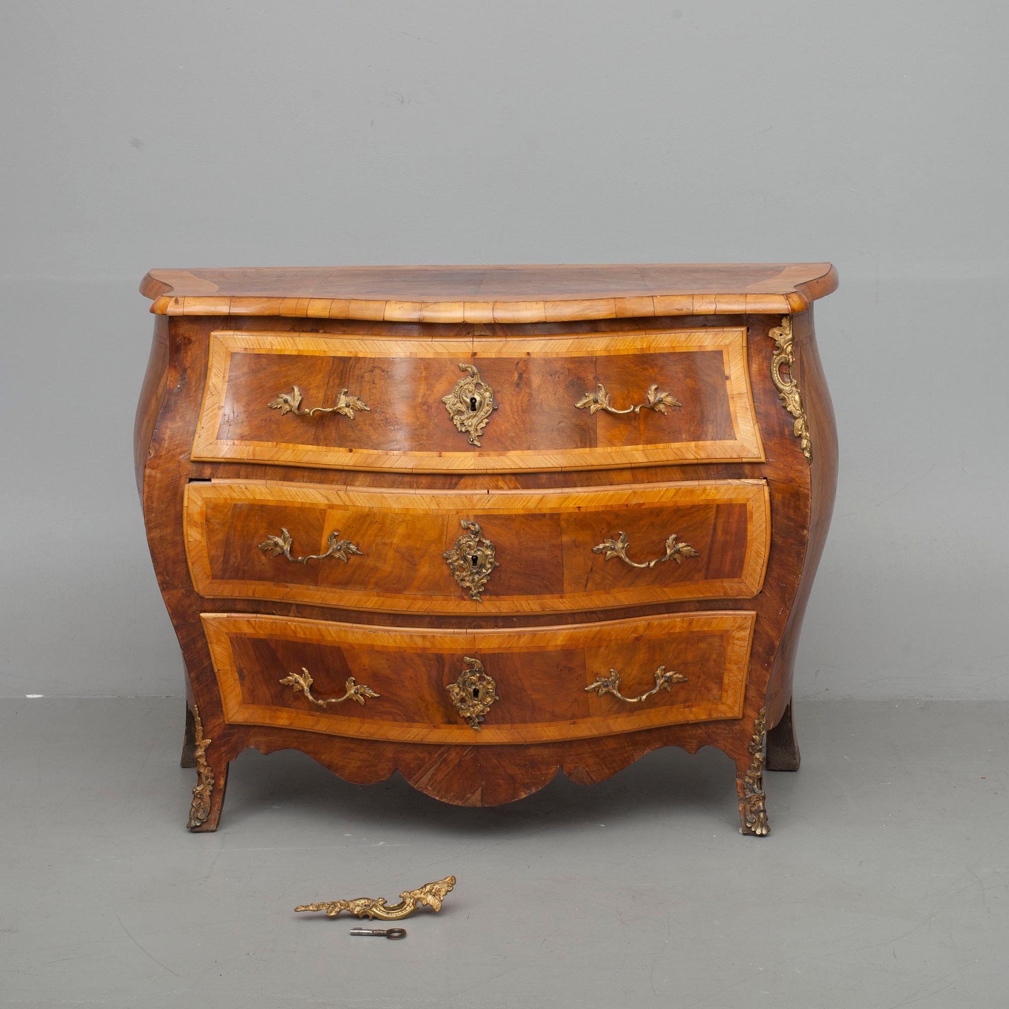 BYRÅ, rokoko 1700-tal.