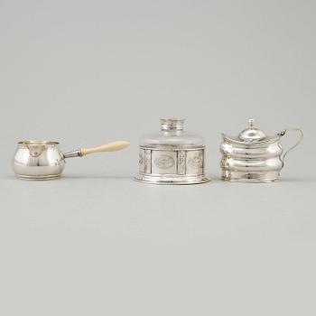 3 pieces of silver,  England 19th and 20th century.