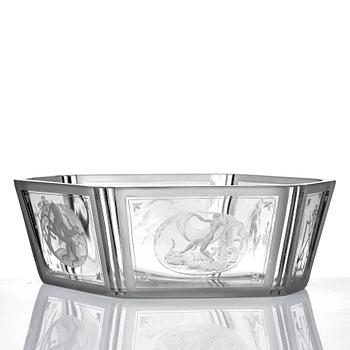 Simon Gate, an engraved glass bowl, Orrefors, Sweden 1946, model 372.