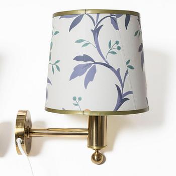 A pair of wall lamps, model "V-18", Bergboms. Late 20th century.