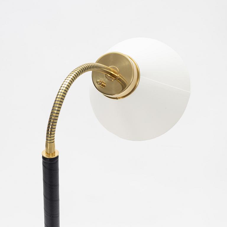 Josef Frank, golvlampa, modell 1838, "Spirallampan", Firma Svenskt Tenn, 2000-tal.