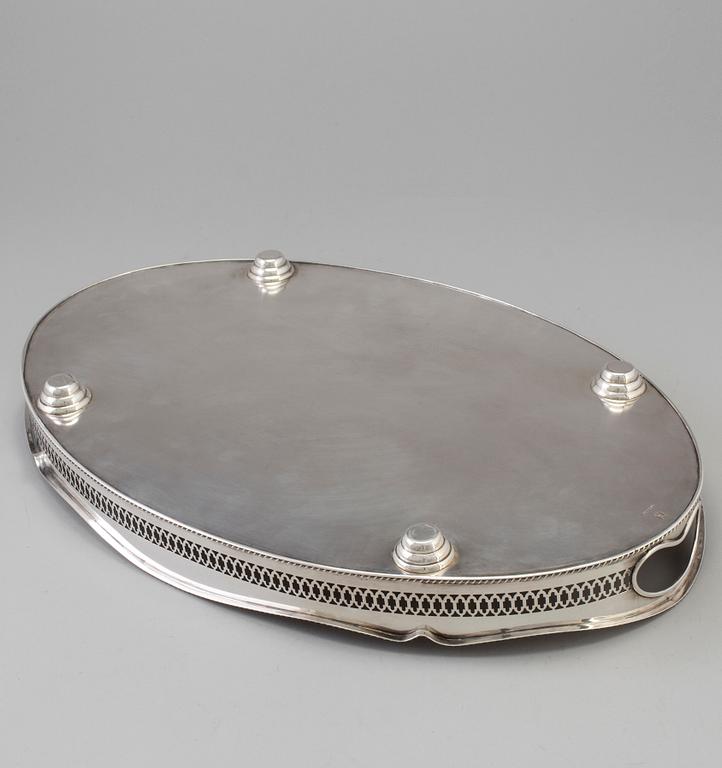 BRICKA, nysilver, England, 1900-talets andra hälft.