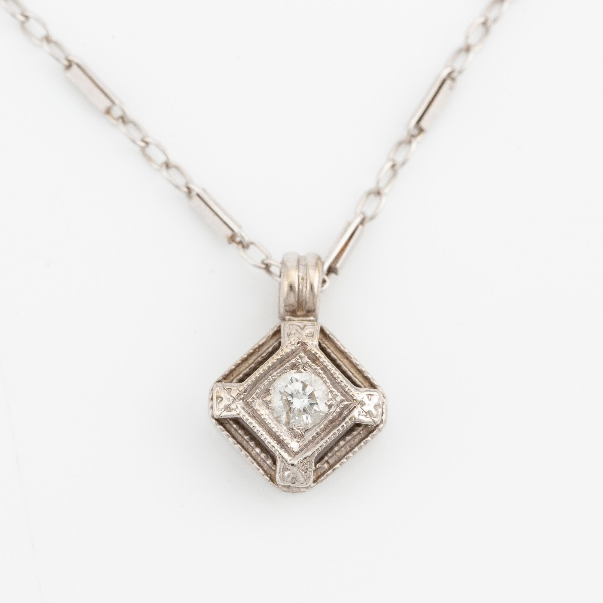 Pendant, 14K white gold with brilliant-cut diamond, with chain.