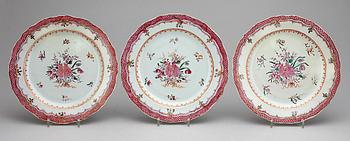 TALLRIKAR, 3 st, porslin, Kina, Qianlong, 1700-tal.