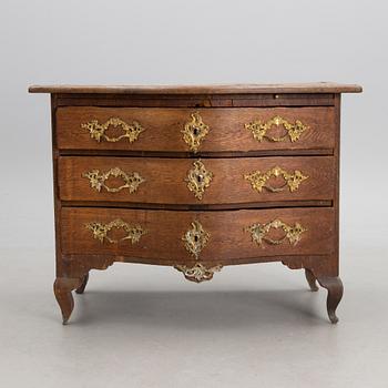 A CHEST OF DRAWERS, baroque 1760-60s.