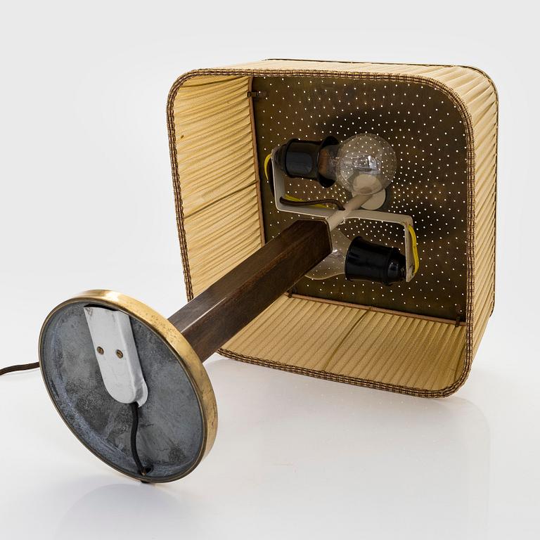 Paavo Tynell, bordslampa, modell 5066, Taito Oy, 1900-talets mitt.