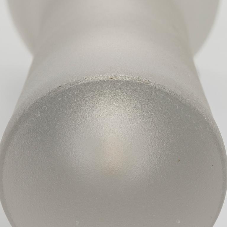 Timo Sarpaneva, maljakko, lasia, malli 3530, signeerattu Timo Sarpaneva Iittala.