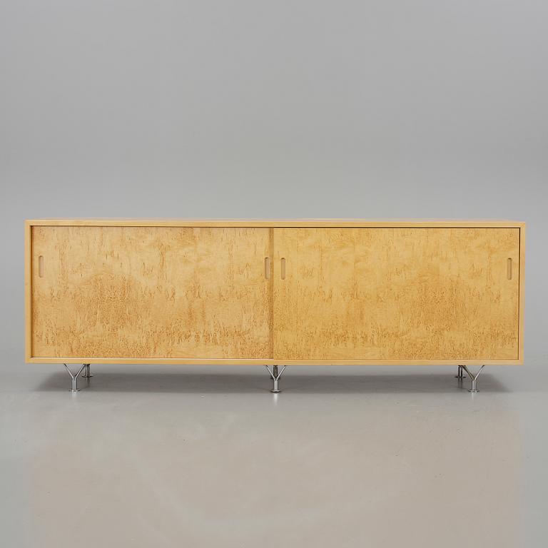 SIDEBOARD/SKÄNK, "Mi 806", Bruno Mathsson, 1900-talets fjärde kvartal.