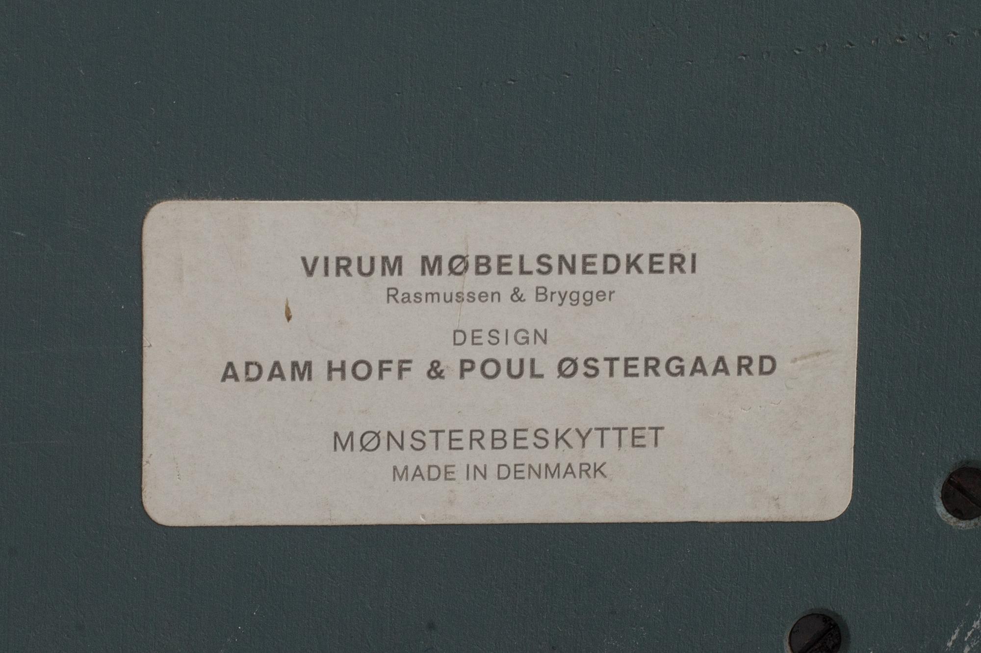 KLÄDHÄNGARE, Adam Hoff, Poul Östergaard, Virum Möbelsnedkeri Rasmussen & Brygger.