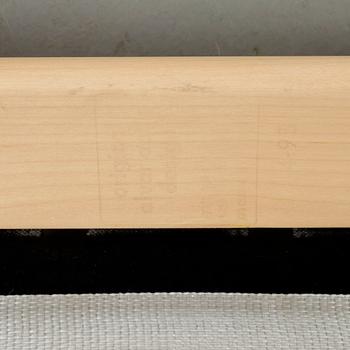 KARMSTOLAR, 2 st, modell 45, Alvar Aalto, Artek. Modellen formgiven 1947.