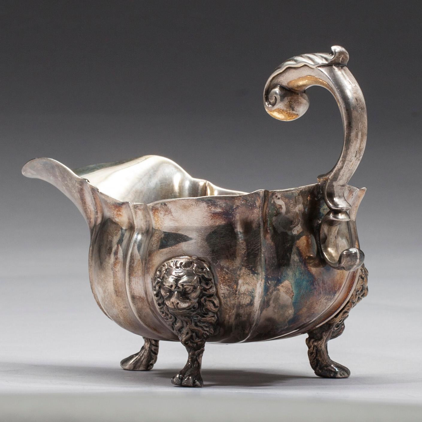 MJÖLKKANNA, silver, England, London 1740. Vikt 346 g.