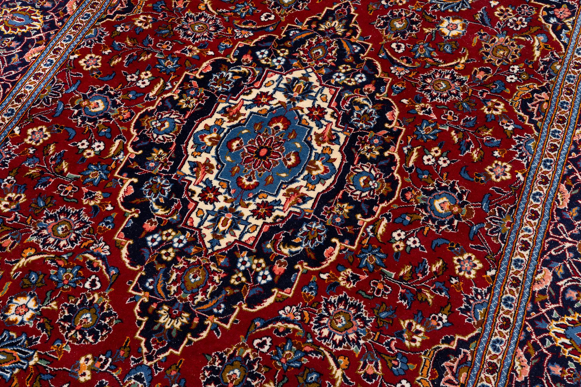 Carpet, Keshan, approx. 318 x 200 cm.