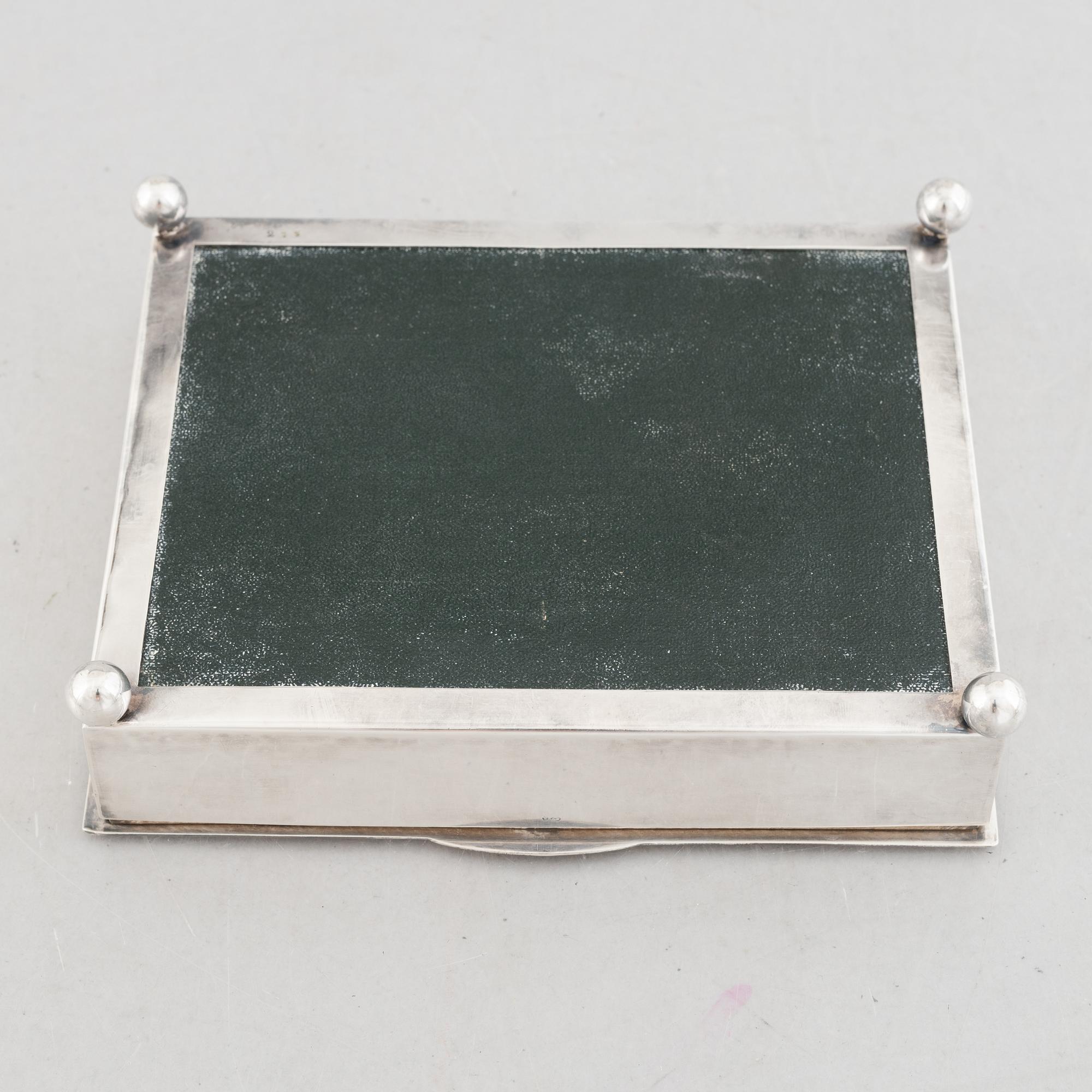 Kortskrin, silver, svensk importstämpel, 1900-talets första hälft.