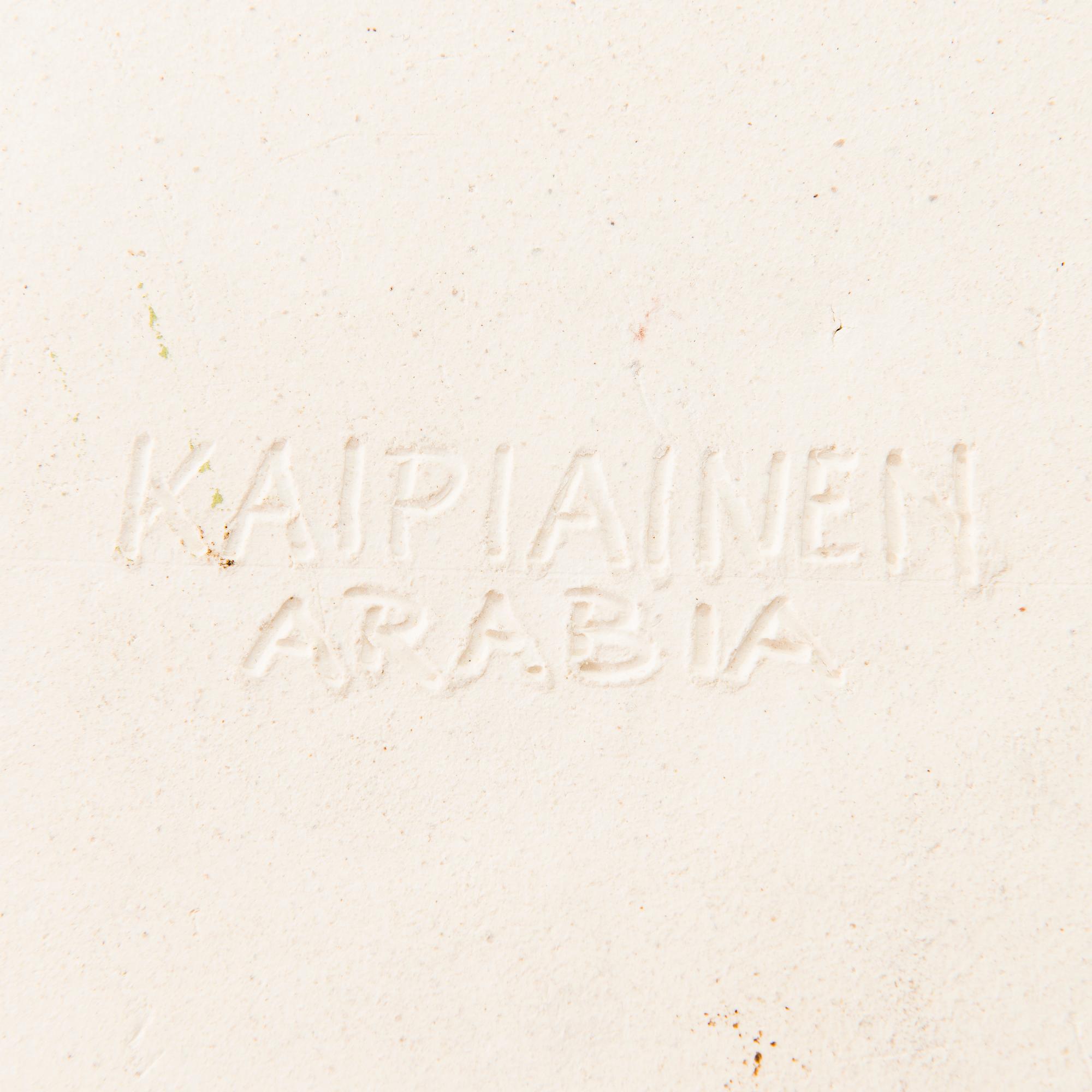 Birger Kaipiainen, A stoneware dish signed Kaipiainen, Arabia.