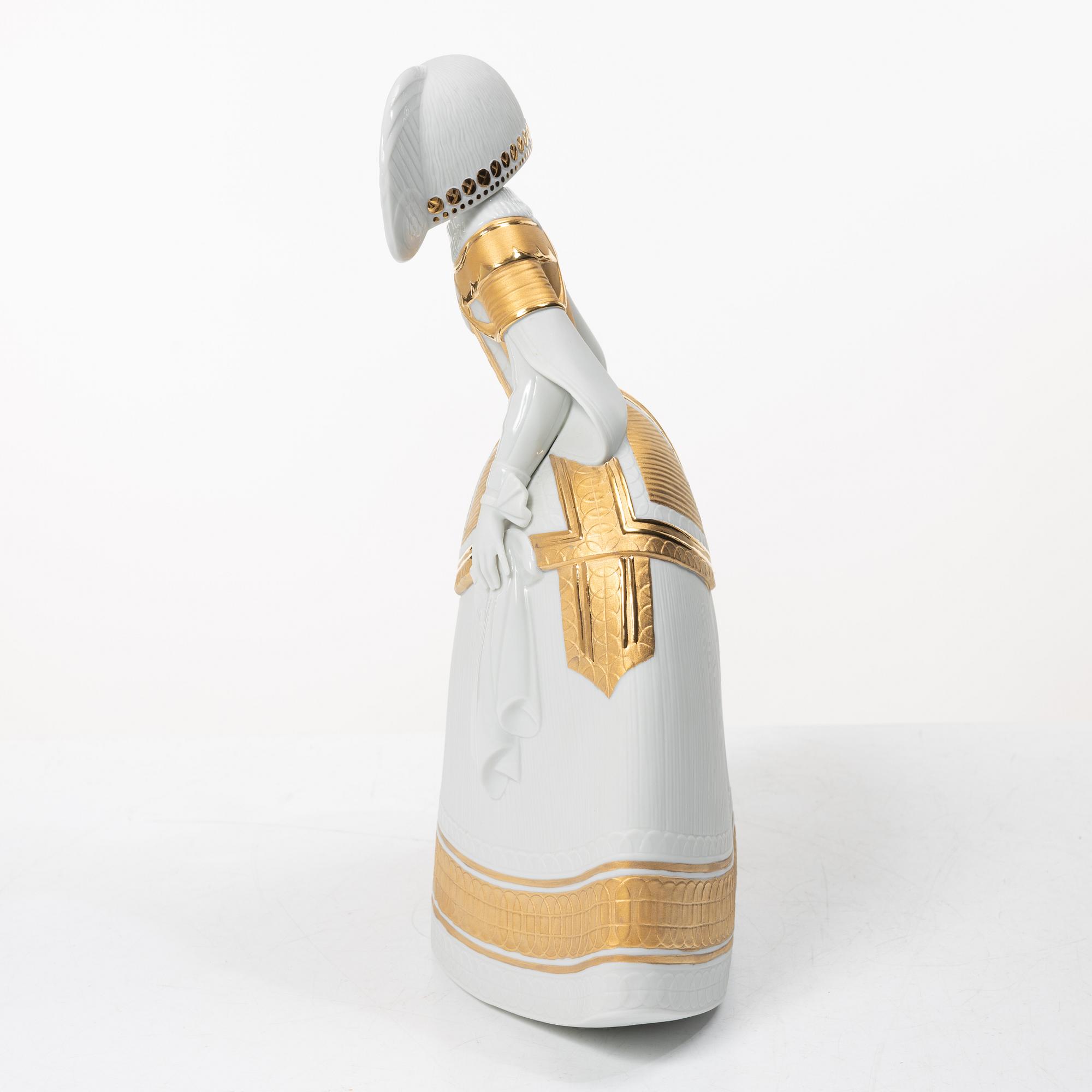 Marco Antonio Noguerón, porcelain figurine, “Utopia Menina”, model 8252, Lladró, Spain.