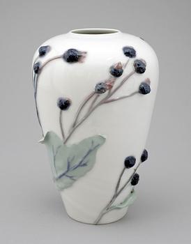 VAS, porslin, jugend, trol Rörstrand, 1900-talets början.