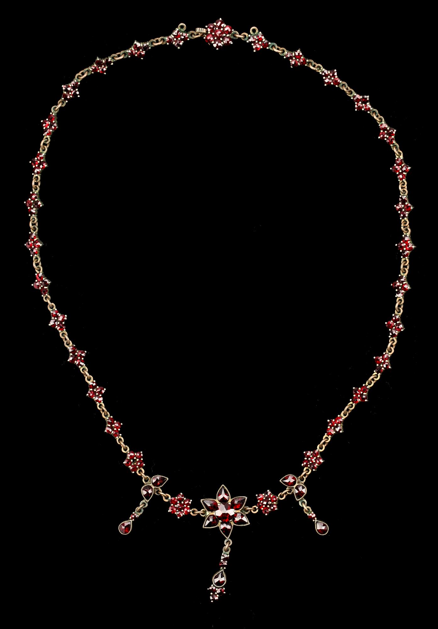 SMYCKEN, 5 st, granater och markasiter, 1800-1900-tal.