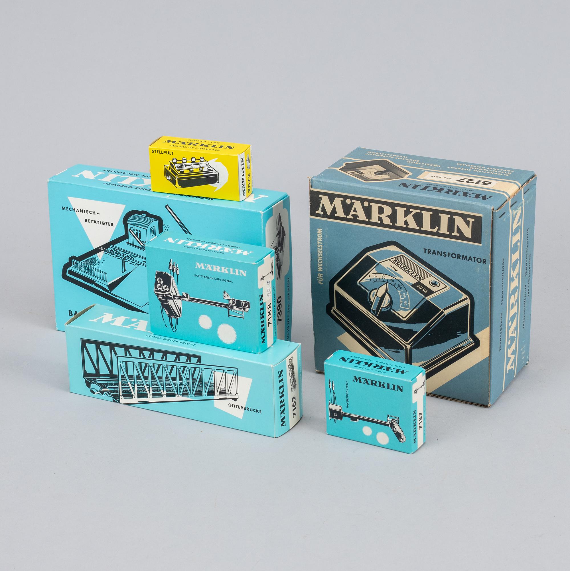 Märklin, a large collection of locomotives, wagons and accessories.