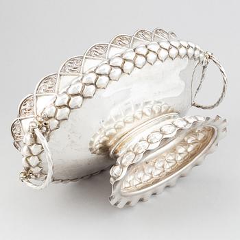 CG Hallberg, jardinjär, silver, Stockholm 1906. Renässans-stil.