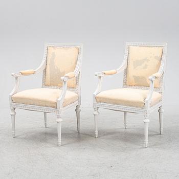 Karmstolar, ett par, gustaviansk stil, 1900-talets början.