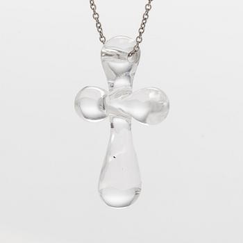Tiffany & Co, Elsa Peretti, kaulakoru, risti, platinaa ja vuorikristallia.