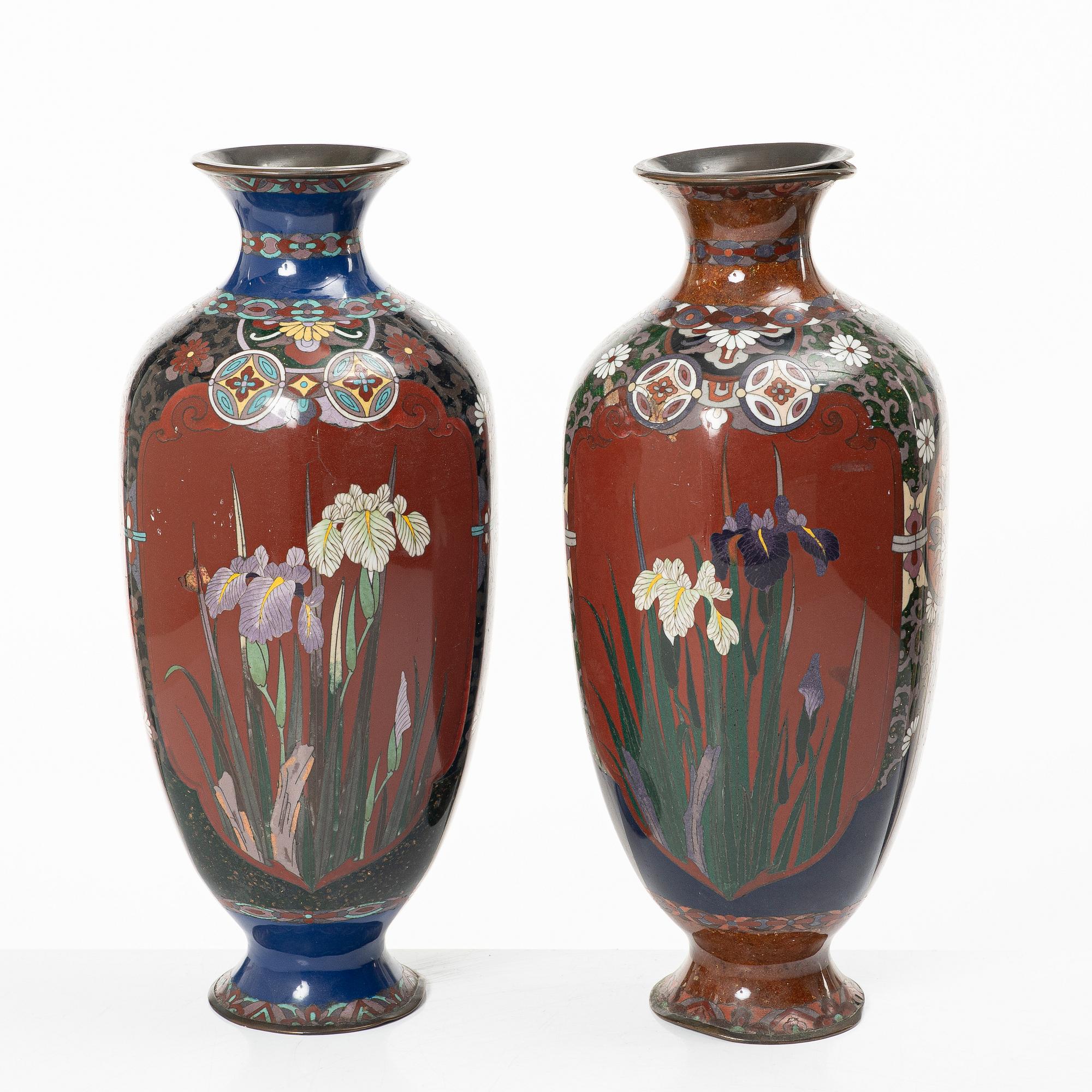 Two similar cloisonné vases, Japan, Meiji (1868-1912).