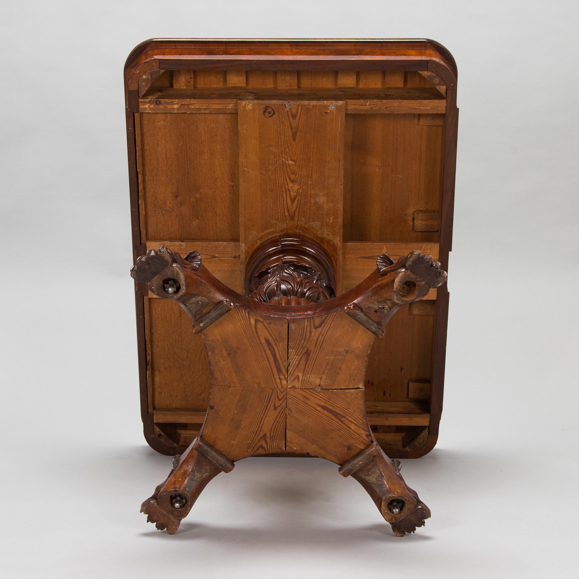Bord, empire, kring 1830-40-tal.