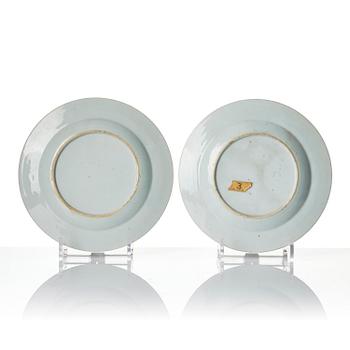 A famille rose serving dish and six dinner plates, Qing dynasty, Qianlong (1736-95).