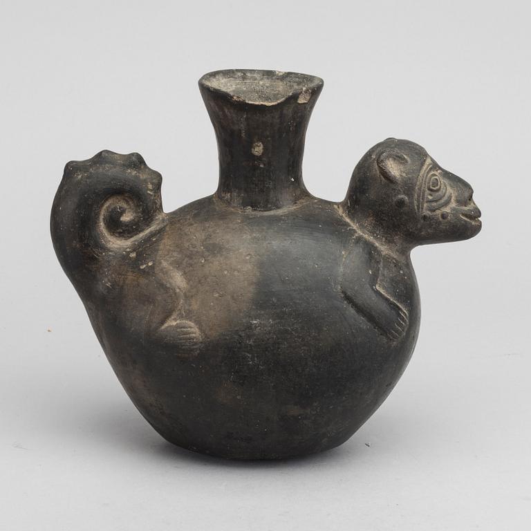 A PRE-COLUMBIAN CERAMIC VESSEL, PERU.