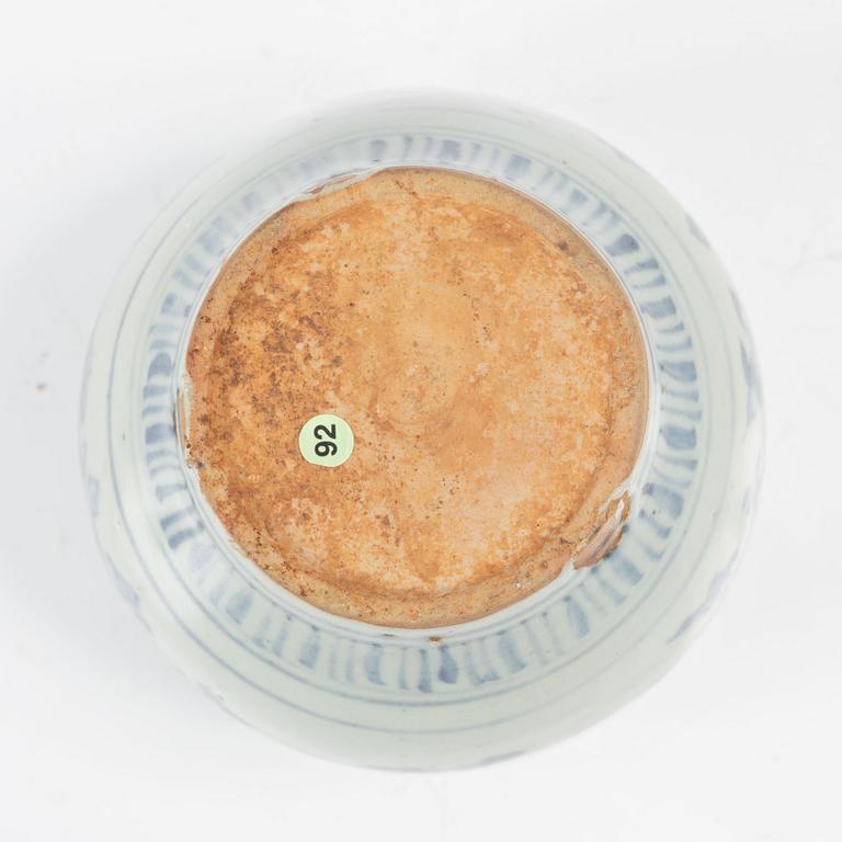 A Chinese blue and white porcelain jar, Ming dynasty (1368-1644).