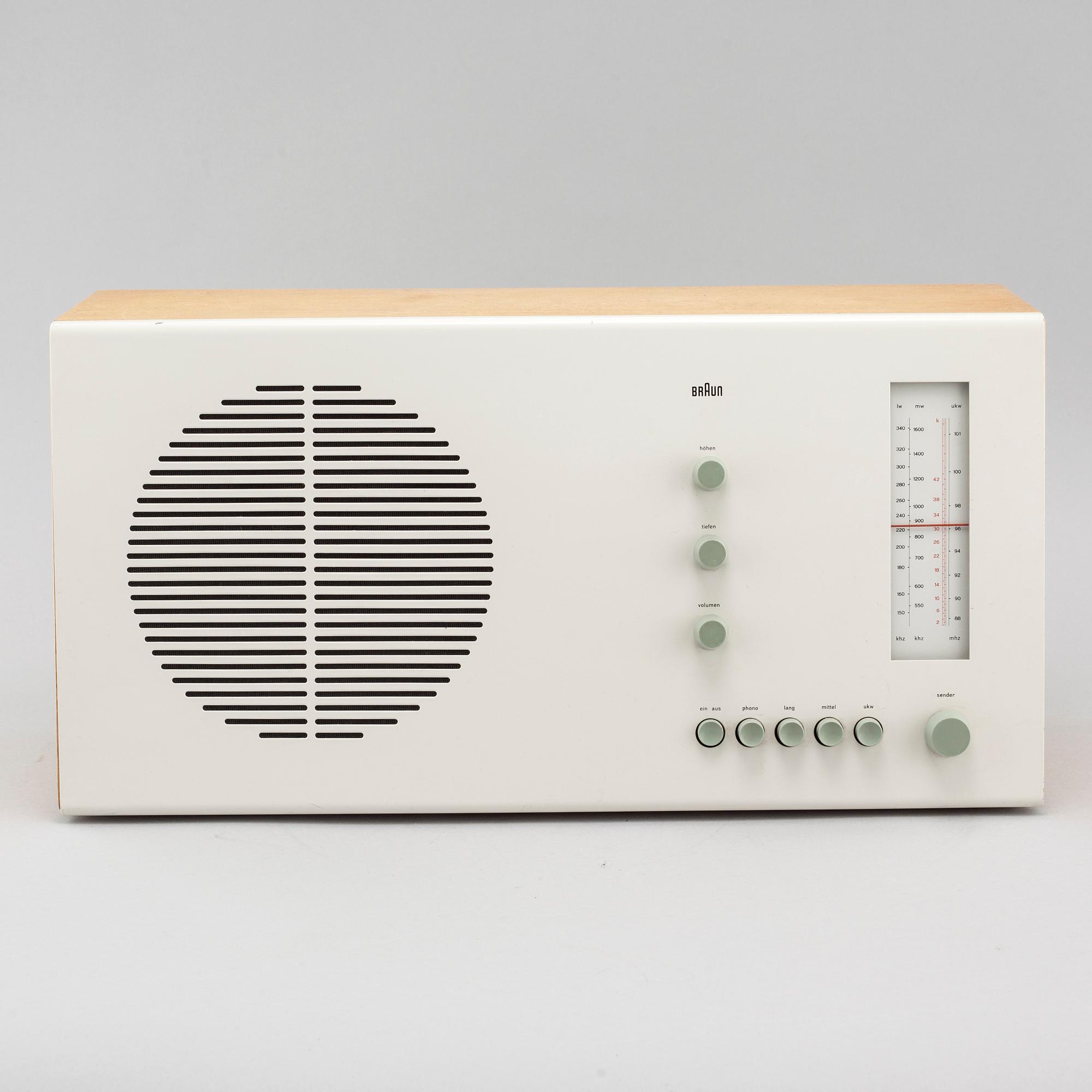 A Braun "RT 20-S" radio,