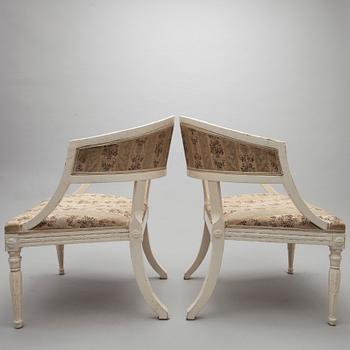 BALJFÅTÖLJER, ett par, gustaviansk stil, sekelskiftet 1800/1900.