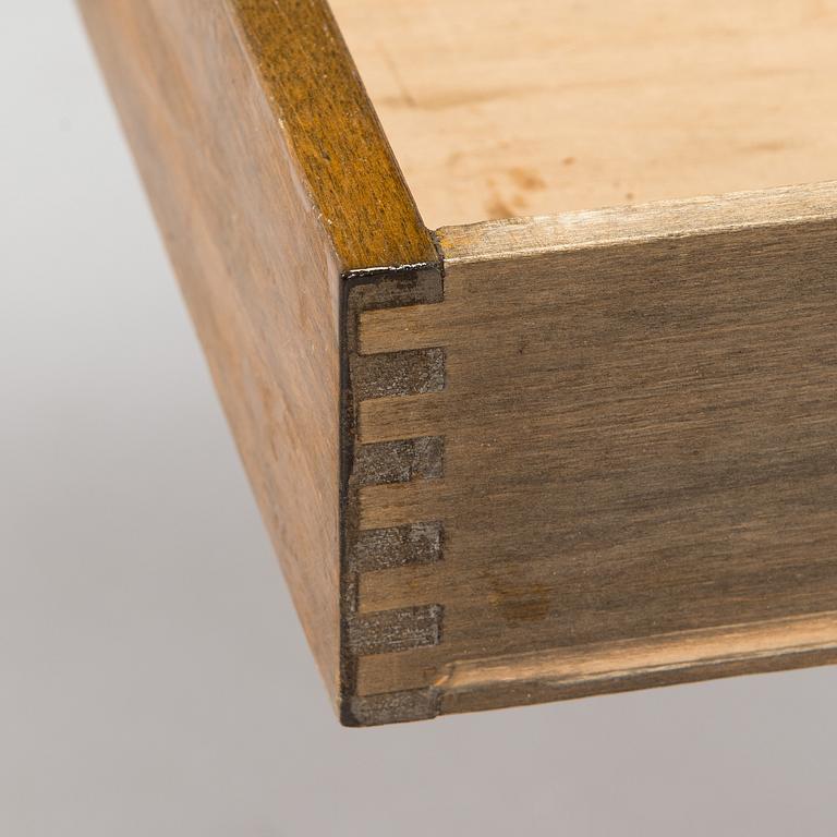 Alvar Aalto, sidobord, modell 87,  O.Y. Huonekalu- ja Rakennustyötehdas A.B. 1930/1940-tal.