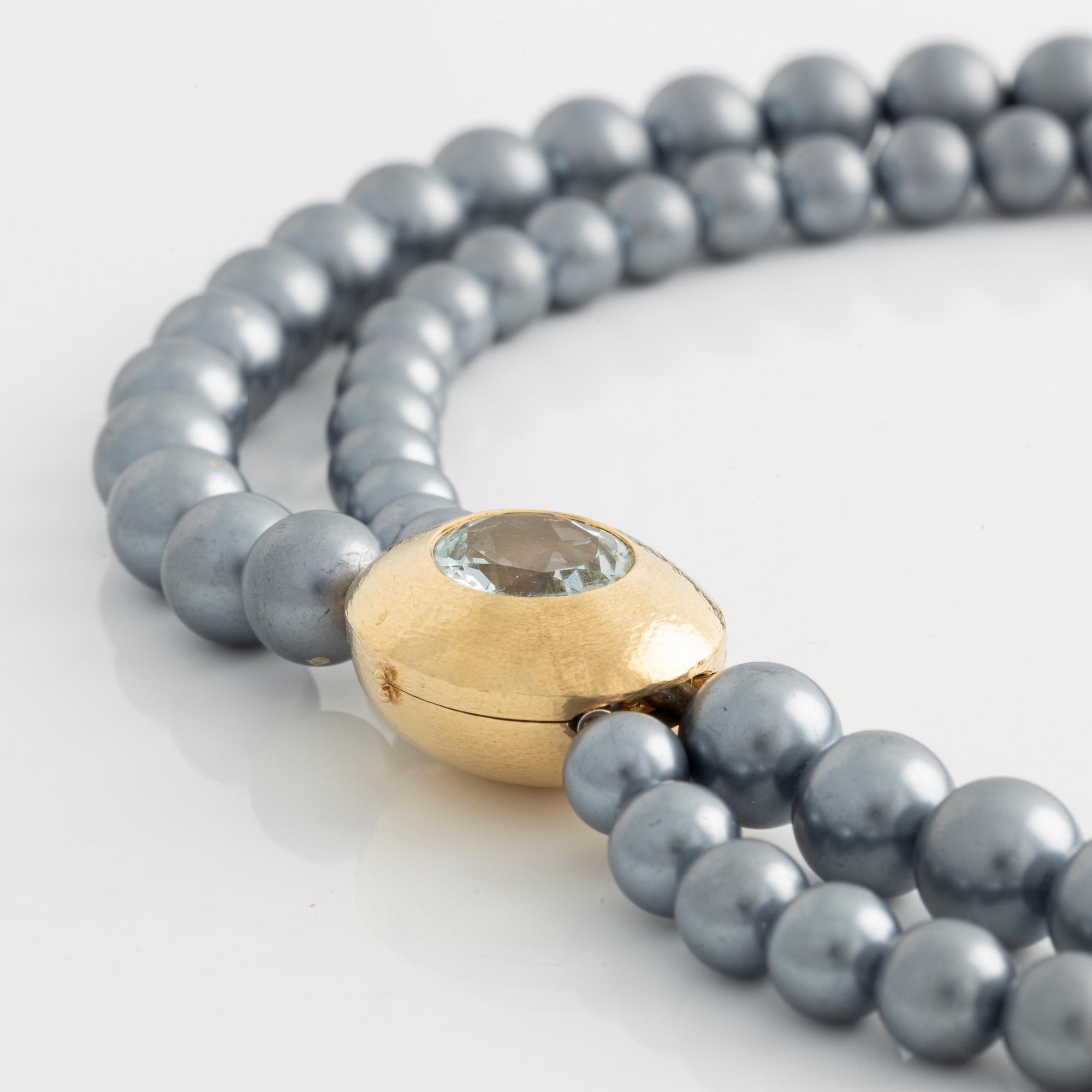 Collier, clasp Ole Lynggaard, 18K gold with aquamarine.