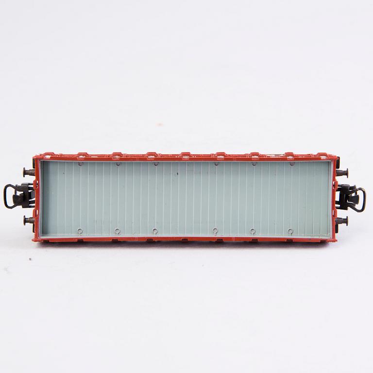MÄRKLIN, sähkövetureita, 2 kpl ja vaunu, Saksa.