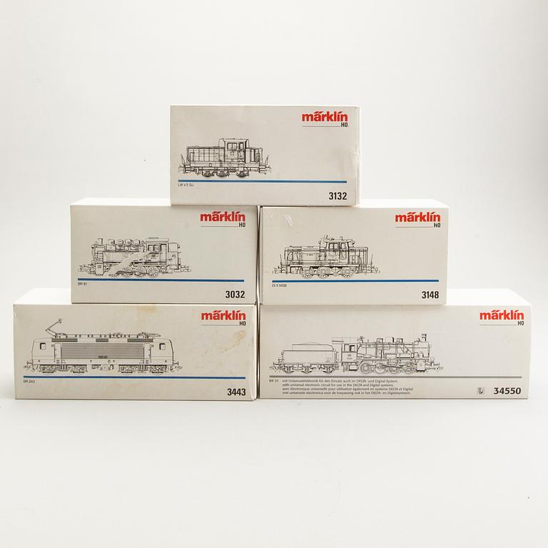 5 Märklin locomotives.