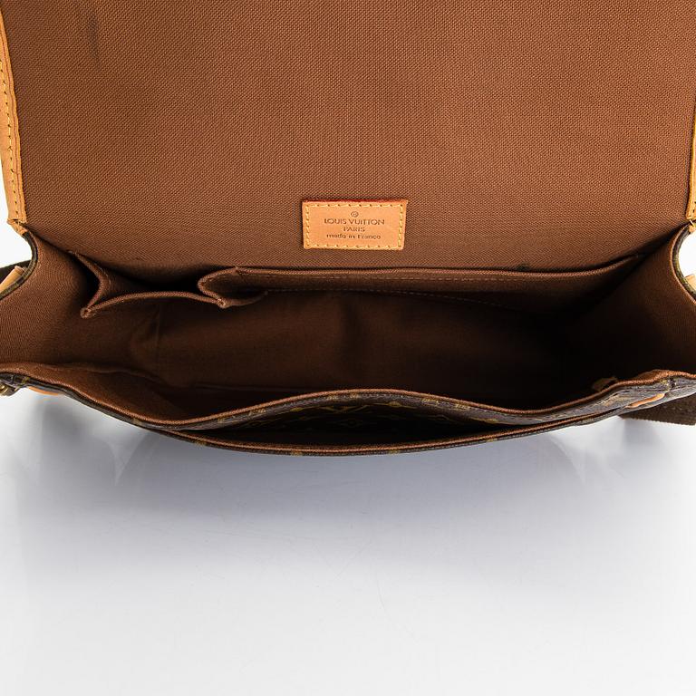 Louis Vuitton, A 'Bosphore Messenger PM' bag.
