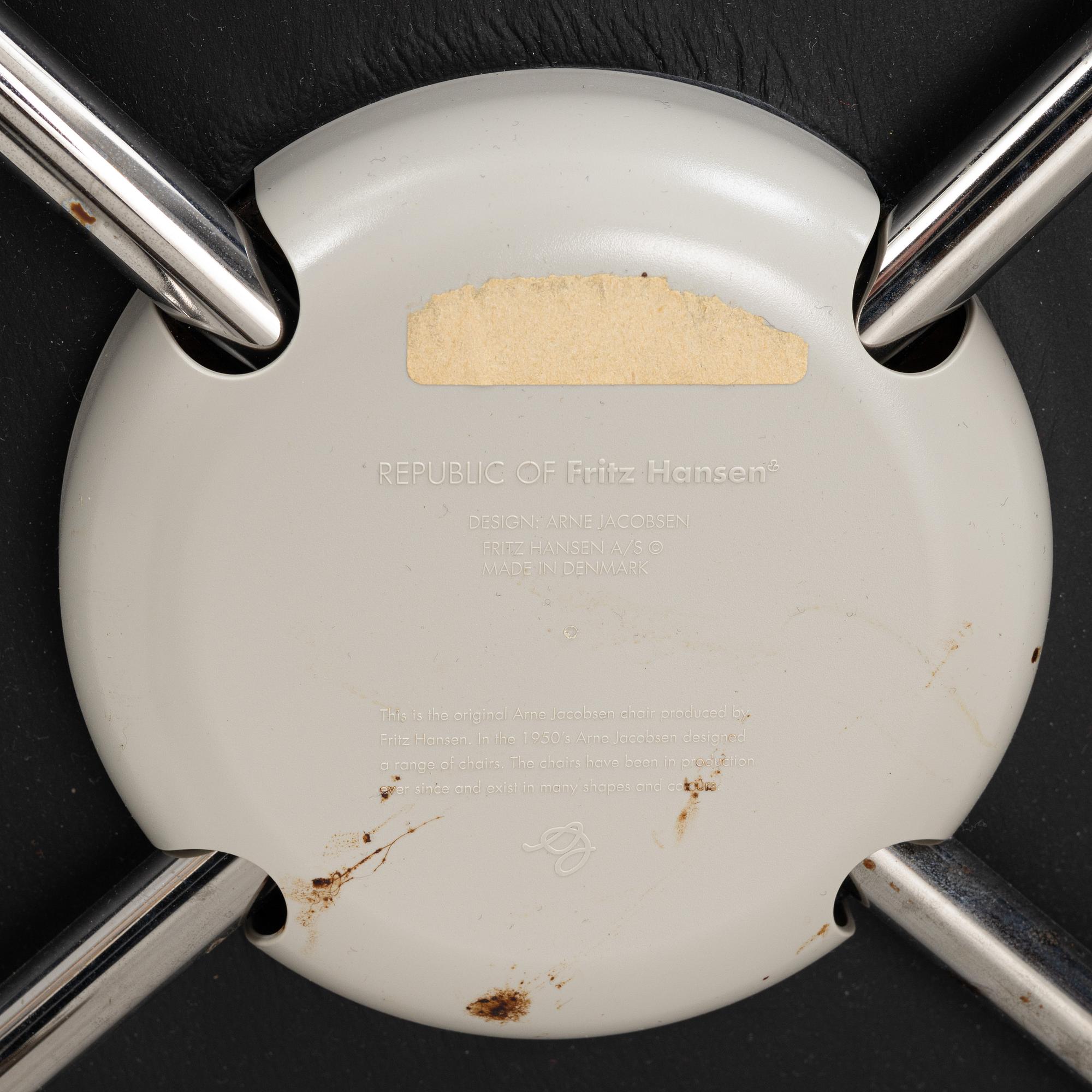 Arne Jacobsen, stolar 4 st, "Sjuan" för Fritz Hansen Danmark 2006.