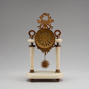 BORDSPENDYL, Louis XVI-stil, 1900-tal.