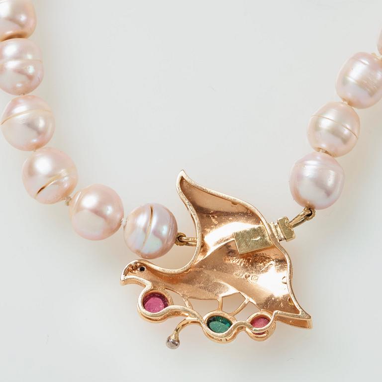 Olle Ohlsson, an 18 k gold clasp and pearl collier , Studio Olle Ohlsson, Stockholm ca 1990.