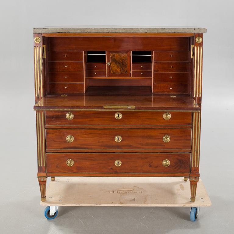 A late gustavian chest of drawers, around the year 1800.