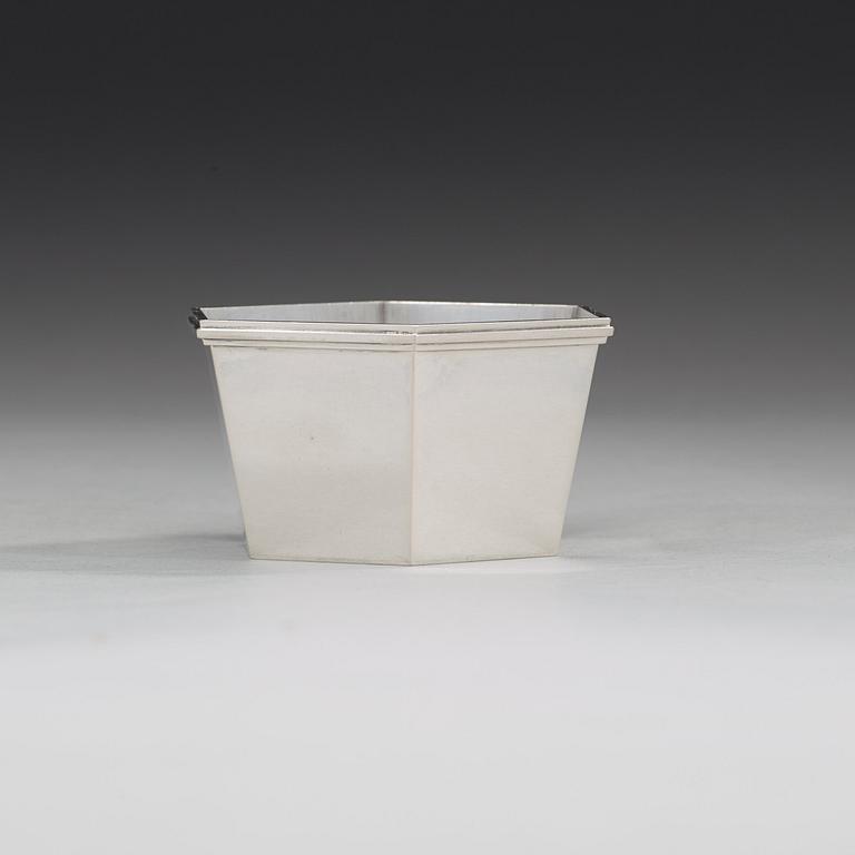 A Swedish 20th century silver sugar-bowl, marks of Wiwen Nilsson, Lund 1960.