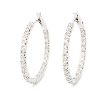 Earrings 18K white gold with brilliant-cut diamonds.