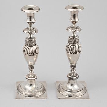LJUSSTAKAR, ett par, silver, Breslau, Preussen, 1830-tal, vikt 595 gram.
