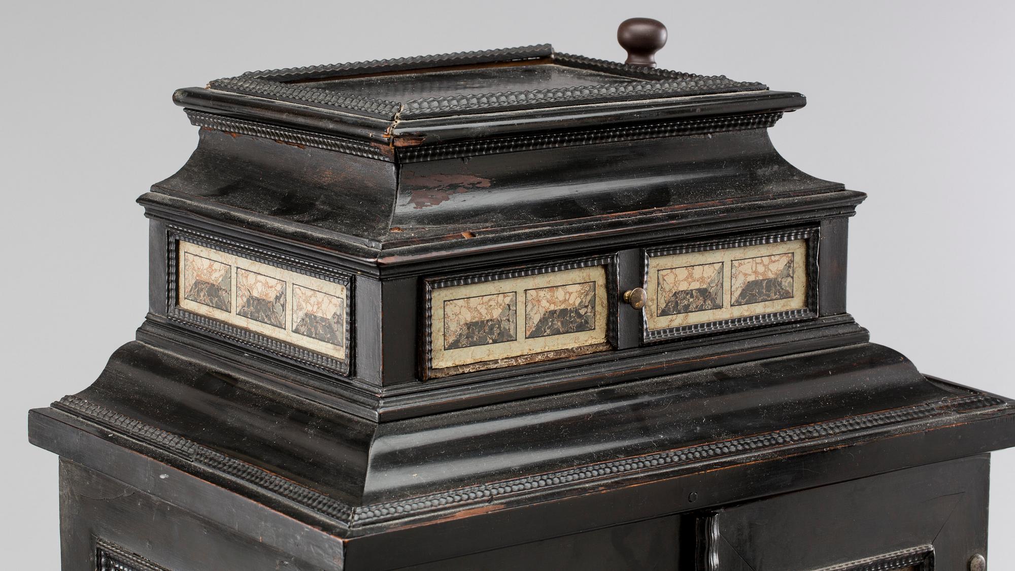 KABINETTSKÅP, barock, 1600-tal.