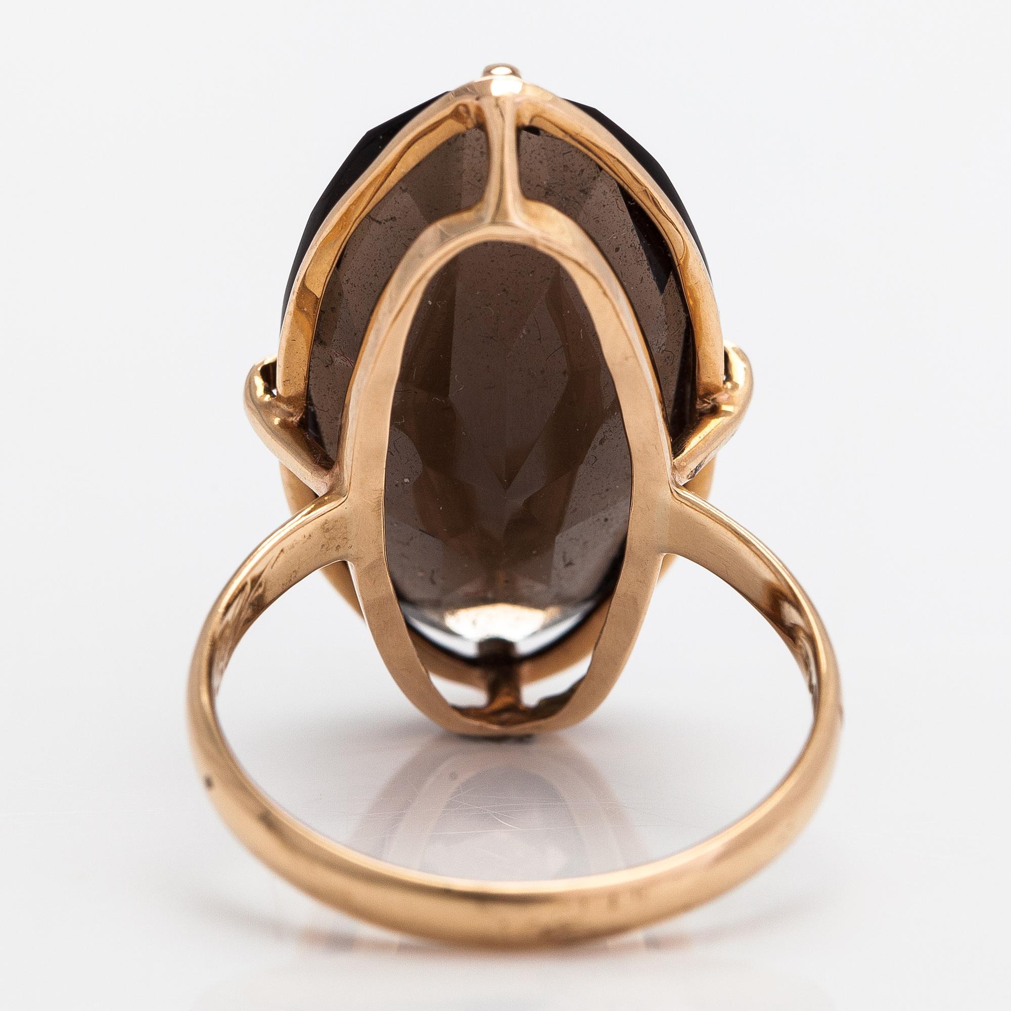 Ring, 14K guld och rökkvarts. Tulisalo & Niemi, Seinäjoki.