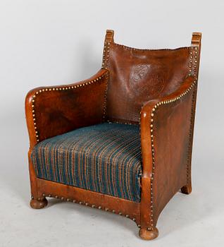 FÅTÖLJ, tidigt 1900-tal, mindre modell.